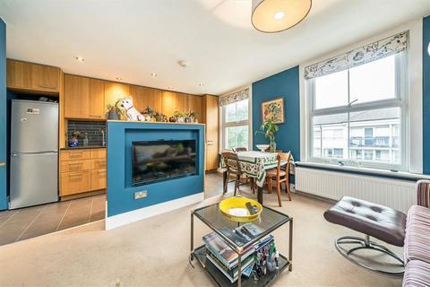 2 bedroom flat for sale, Endwell Road, London SE4