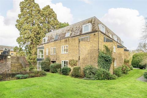 3 bedroom flat for sale, Twickenham Road, Teddington TW11
