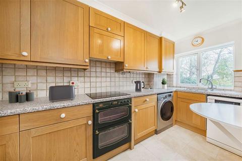 3 bedroom flat for sale, Twickenham Road, Teddington TW11