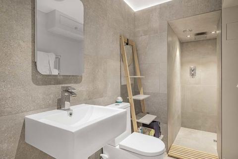 10a Ringford Road, London, SW18 1RS