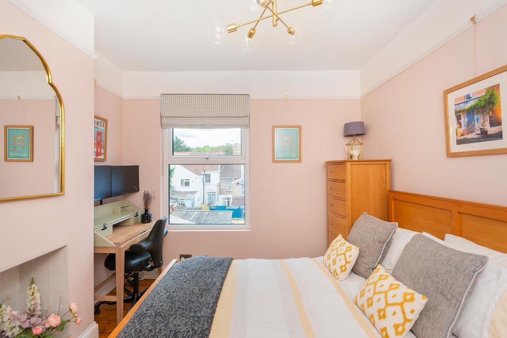 0 B4 RBN - Bedroom E.jpg