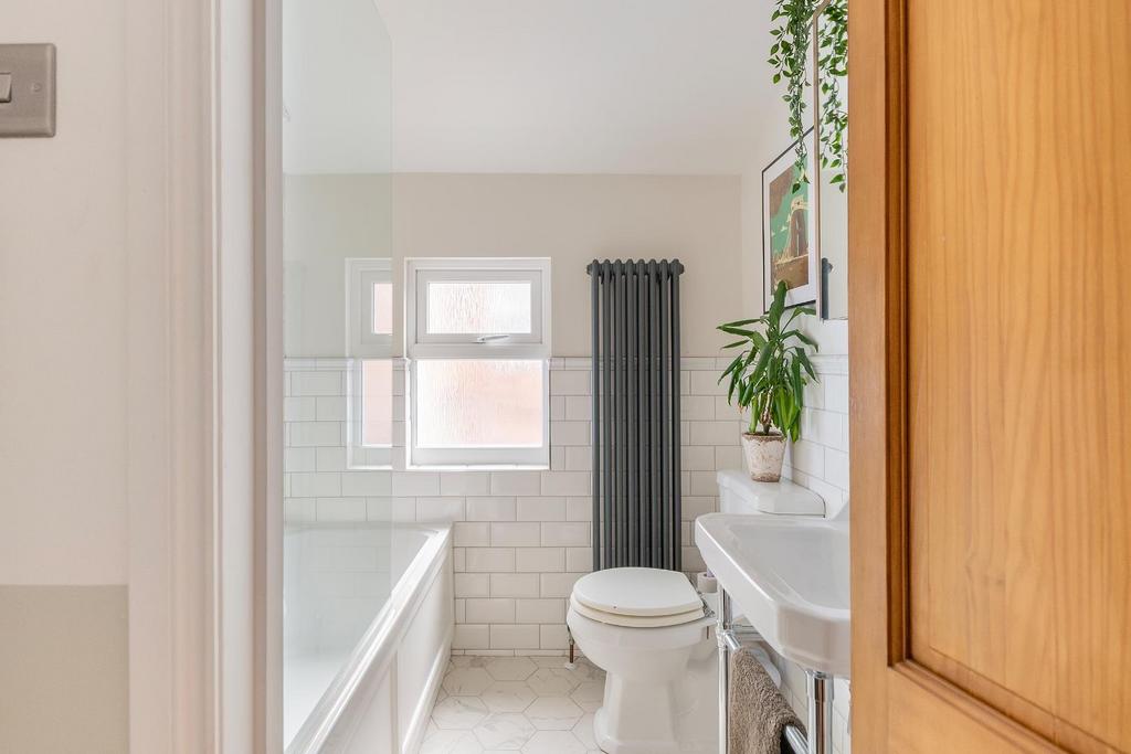 0 B4 RBN - Bathroom C.jpg