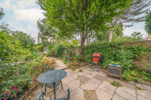 31 Brownlow Road, London, E8 4NS