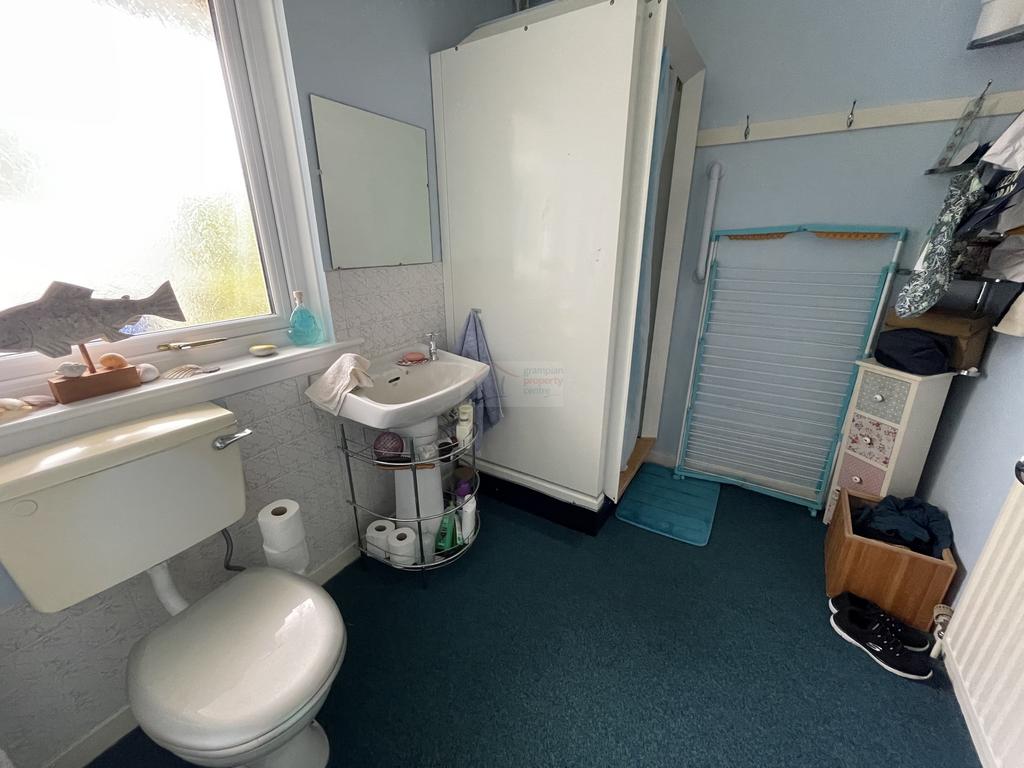 Shower room.JPG