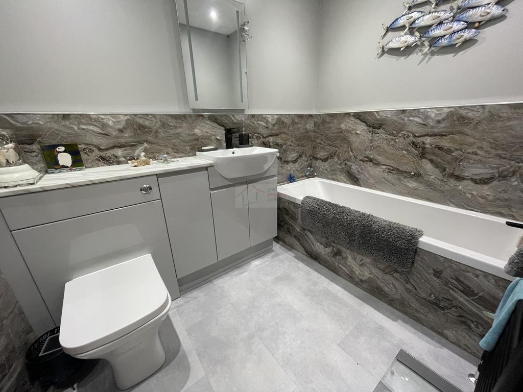 Bathroom.JPG