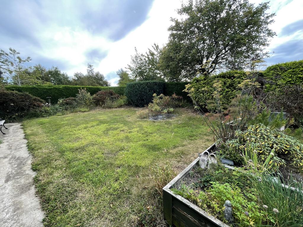 Front garden.JPG