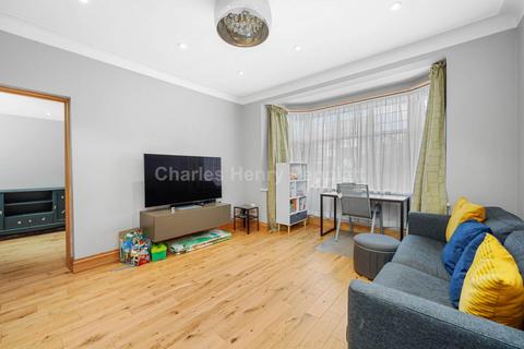 4 bedroom semi-detached house for sale, Lakenheath, Southgate, N14
