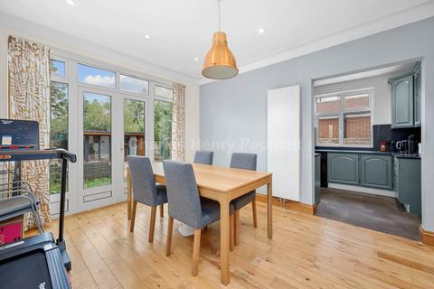 4 bedroom semi-detached house for sale, Lakenheath, Southgate, N14