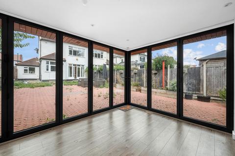 undefined, Lakenheath, London, N14