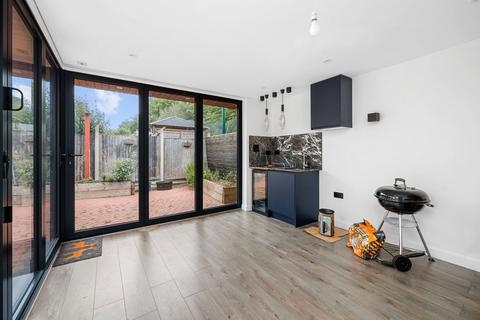 undefined, Lakenheath, London, N14