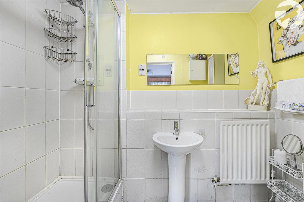 Ensuite To Bed One