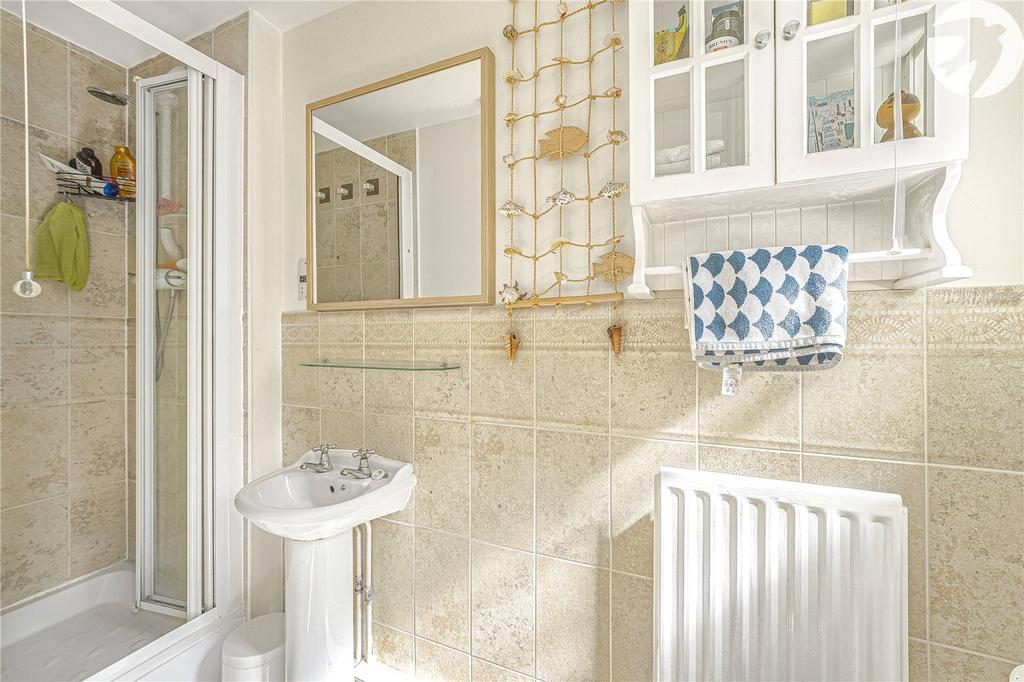 Ensuite To GF Bed