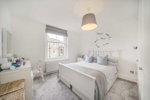 2 bedroom flat for sale, Moorcroft Road, London SW16