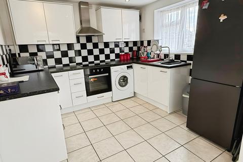 3 bedroom end of terrace house for sale, Flatholme Road, Netherhall, Leicester, LE5