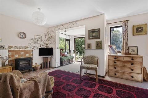 2 Riverside, Totnes, TQ9 5JB