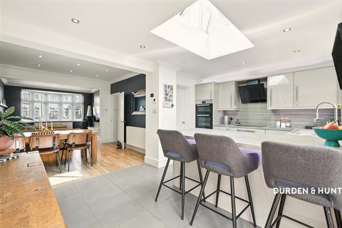 37 Grosvenor Road, Dagenham, RM8 1NP