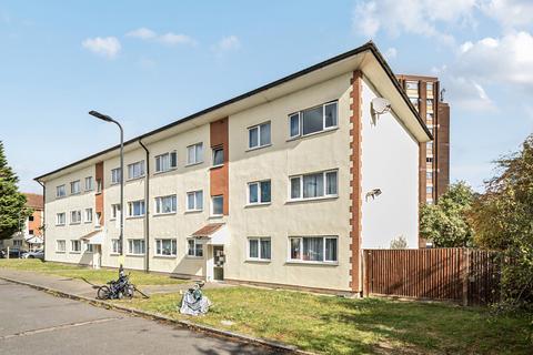 Byron Way, Northolt