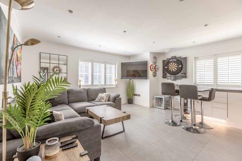 2 bedroom apartment for sale, Cranwells Lane, Farnham Common SL2