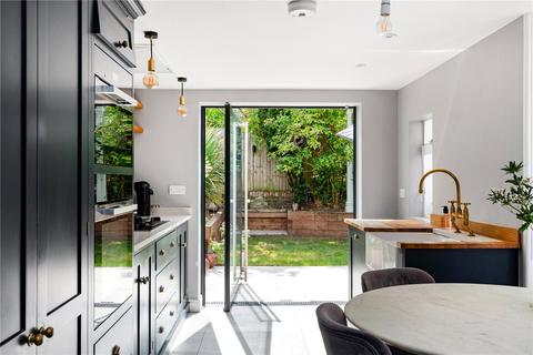 37 Romilly Road, London, N4 2QY