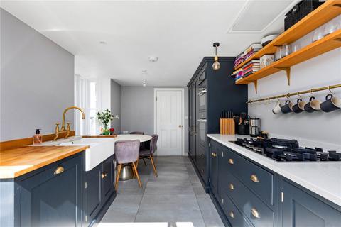 37 Romilly Road, London, N4 2QY