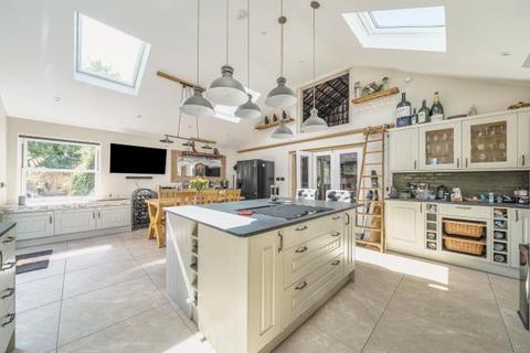 undefined, Carterton, Oxfordshire, OX18