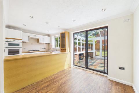 2 Kestrel Way, Burghfield Common, Reading, RG7 3XU