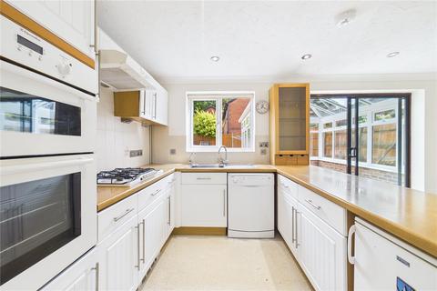 2 Kestrel Way, Burghfield Common, Reading, RG7 3XU