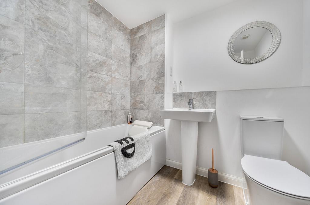 1342579-12-68aeca...