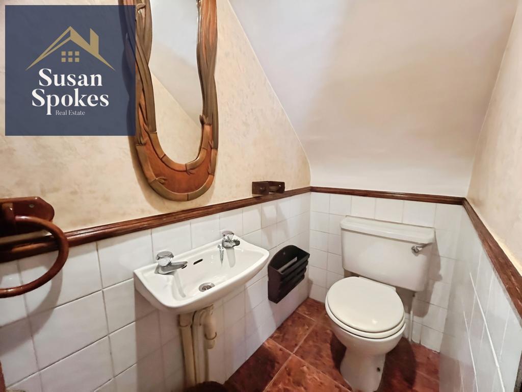 Pbox-bathroom-329303.jpg