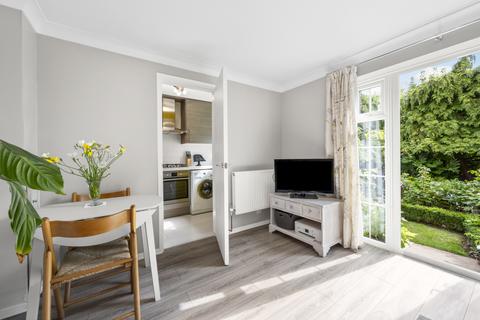 1 bedroom apartment for sale, Minstrel Gardens, Surbiton KT5