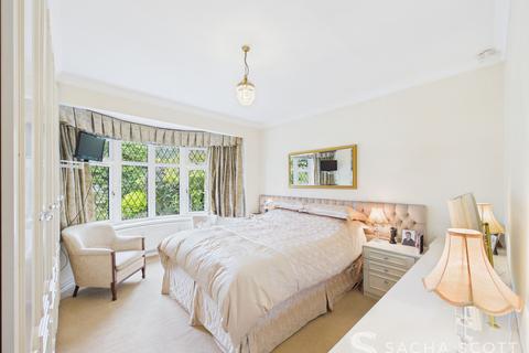 undefined, Gilhams Avenue, Banstead, SM7