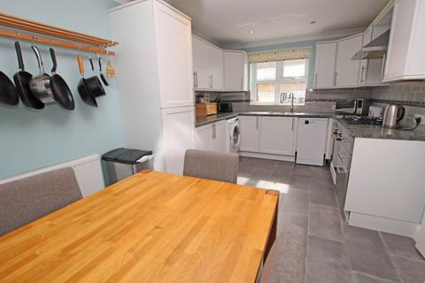 3 bedroom end of terrace house for sale, Bridgemere Road, Eastbourne, BN22 8TF