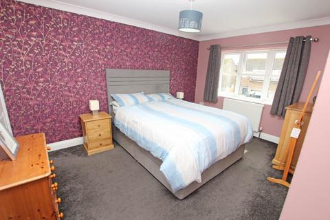 3 bedroom end of terrace house for sale, Bridgemere Road, Eastbourne, BN22 8TF