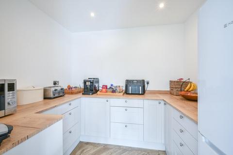 9 Purberry Grove, Epsom, KT17 1LU