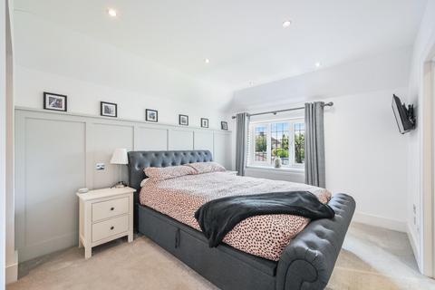 9 Purberry Grove, Epsom, KT17 1LU
