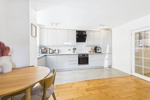 2 bedroom apartment for sale, Sydenham Road North, Cheltenham, Gloucestershire, GL52