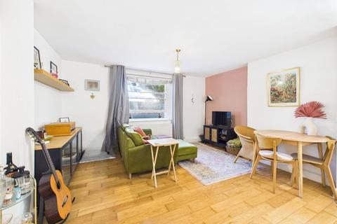 2 bedroom apartment for sale, Sydenham Road North, Cheltenham, Gloucestershire, GL52