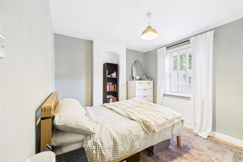 2 bedroom apartment for sale, Sydenham Road North, Cheltenham, Gloucestershire, GL52