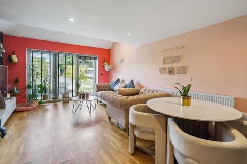 3 bedroom end of terrace house for sale, Risborough Road, Aylesbury HP17