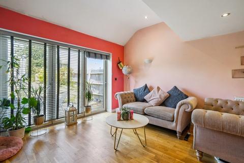 3 bedroom end of terrace house for sale, Risborough Road, Aylesbury HP17