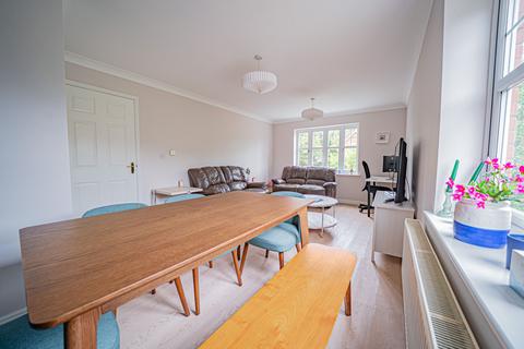 2 bedroom flat for sale, Chancel Court, Solihull, B91