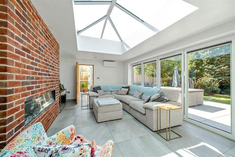 undefined, Lauderdale Road, Hunton Bridge, Kings Langley