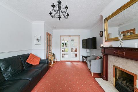 4 bedroom semi-detached house for sale, Kingscroft Road, Banstead