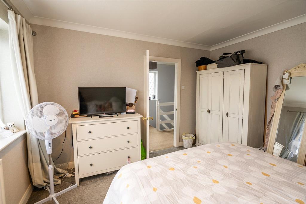 Bedroom 1 (2)