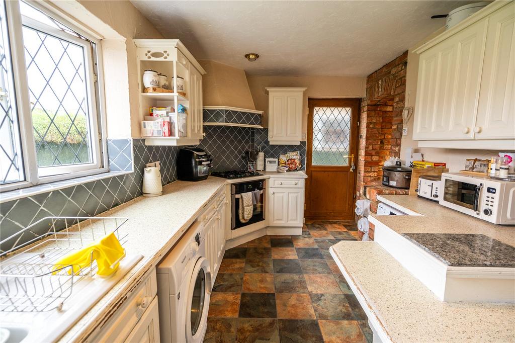 Kitchen (2)