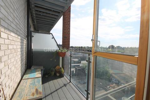 1 bedroom flat for sale, Blagdon Road, New Malden