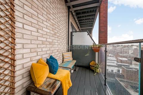 1 bedroom flat for sale, Blagdon Road, New Malden
