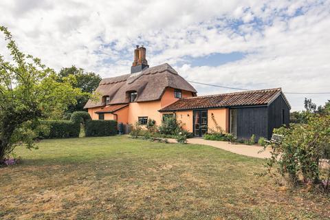 3 bedroom detached house for sale, Beautifully Restored Cottage with Spacious, Stylish Interiors in Hempnall