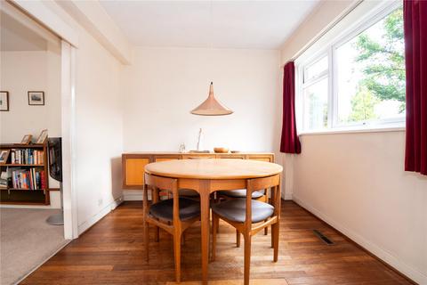 undefined, Kingfisher Drive, Surrey