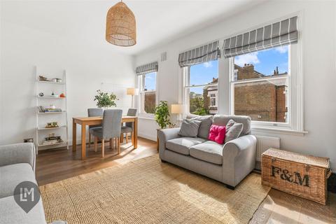 2 bedroom flat for sale, Oakhill Road, London